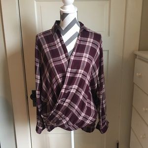 Francesca’s cross front light flannel shirt M